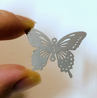 Mini roestvrijstalen holle vlinder libel windgong accessoires reflecterende metalen plakjes voor tuin hangende windspinner