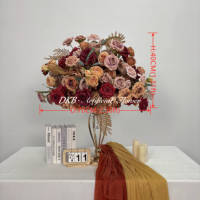 Centre de table luxueux en fleurs de soie, roses artificielles blanches, hortensias, pivoines, ensemble de décoration de centre de table et couronne de fleurs mélangées