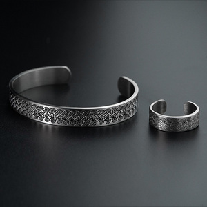 Pulsera Anillo de Acero Inoxidable Ecológica Hecha a Mano con Banda Magnética y Trenzado en Relieve del Conjunto de Joyería - Product Image 6