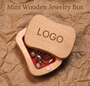 Caja de Joyería de Madera con Acabado Grabado, Ecológica, para Exhibir y Guardar Aretes, Anillos y Collares - Product Image 1