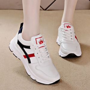 Le Sneakers Bianche Definitive: Traspiranti, Leggere e Abbinabili a Tutto - Scarpe Senza Sforzo - Product Image 4