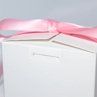 Individuelle Schokoladen-Papierboxen mit Möglichkeit zum Personalisieren, Wir Können Ihren Persönlichen Namen auf Dieser Kleinen Weißen Hochzeitsbox für Gastgeschenke Drucken