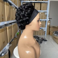 Perruque courte bouclée avec bandeau en soie glacée respirante, perruque naturelle ondulée et volumineuse, idéale pour toutes les occasions