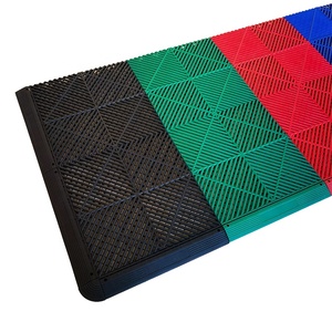 Panneaux de plancher modulaires en <span class=keywords><strong>plastique</strong></span> PP <span class=keywords><strong>pour</strong></span> atelier automobile Revêtement de <span class=keywords><strong>sol</strong></span> <span class=keywords><strong>pour</strong></span> <span class=keywords><strong>garage</strong></span> résistant aux intempéries et facile à installer - Product Image 4