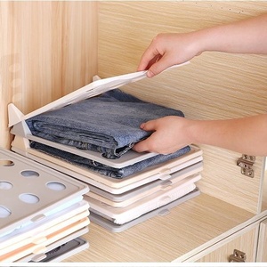 Organizador de Ropa Multifuncional Plegable para el Hogar, Artefacto para Doblar Ropa sin Arrugas - Product Image 4