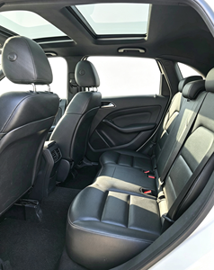 Mercedes B200 Compact MPV Importé Abordable avec Pack Sécurité Complet et Suspension Arrière Indépendante pour Commandes en Gros en Afrique - Product Image 5