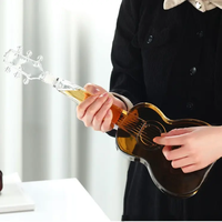 Ensemble de carafes créatives pour guitare et violon Bouteille de vin en verre transparent à haute teneur en borosilicate Ornement de whisky Tasses épaisses Cadeaux d'affaires