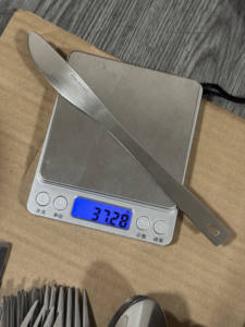 24 כלי שטוח תליית כלים עם מתלה, סכין סכין מזלג כפית כתם סכו "ם סט עם צבע עץ פלסטיק ידית - Product Image 2