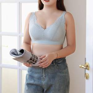 บราลูกไม้สำหรับผู้หญิงไซส์ใหญ่ Runqi รุ่น N8772 สีนู้ด แบบมีโครงเหล็กดันทรง นุ่มสบาย เหมาะสำหรับใส่นอน - Product Image 4