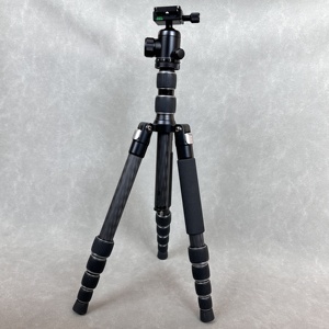 Treppiede per Fotocamera MARCH Telescopico Estetico Opaco 2m Non Riflettente in Fibra di Carbonio 3K, Produttore Originale per Riprese Furtive - Product Image 4