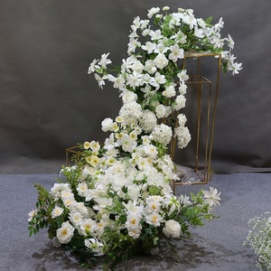 Chemin de table en roses artificielles violettes, rangée de fleurs, arrangement floral personnalisé pour la décoration de mariage et de banquet - Product Image 6