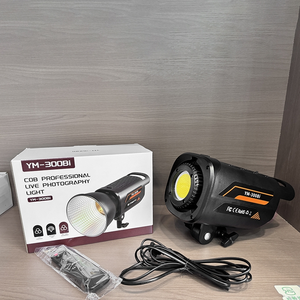 Luz de Relleno para Estudio Fotográfico de 150W, 3200-7000K, Regulación Continua, 3 Temperaturas de Color Ajustables, para Fotografía - Product Image 2