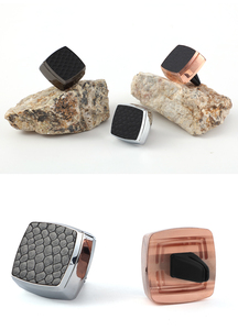 คลิปหนีบช่องแอร์รถยนต์ทรงสี่เหลี่ยม ทำจากหนังและอะลูมิเนียมอัลลอยด์ ดีไซน์หรูหราทันสมัย ใช้สำหรับกระจายกลิ่นหอมในรถยนต์ ให้ความหอมยาวนาน - Product Image 5