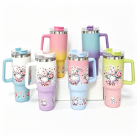 Vinilos 3D de dibujos animados para vasos de 40 oz, calcomanías UV DTF duraderas para vasos de viaje, pegatinas impermeables y resistentes a los arañazos para coches con asa.