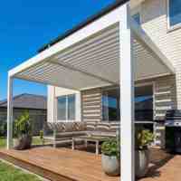Pergola motorisée en aluminium pour l'été, solution paysagère commerciale en alliage d'aluminium, toit à persiennes pour villa de luxe, cour et jardin