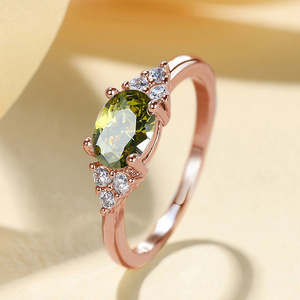 Anello Semplice ed Elegante Stile Matrimoniale per Donne - Product Image 3