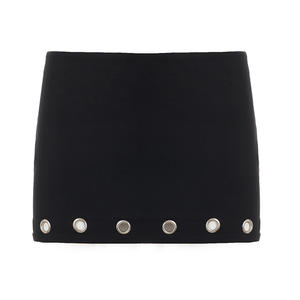 Minifalda gótica punk de punto ajustada con cintura baja, elástica, de color liso, con detalle de ojal metálico en el bajo y botón lavado. - Product Image 6