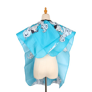 Capa de peluquería azul de poliéster resistente al agua para peluquería en casa - Product Image 2