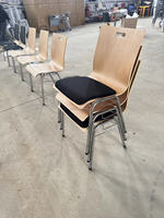 Chaise de conférence en contreplaqué courbé avec poignée, siège rembourré, cadre chromé, chaise de banquet, chaise de formation