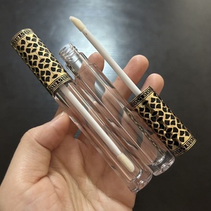 ISMAN Tube de brillant à lèvres rond de luxe 4 ml avec capuchon doré creux, contenant en plastique transparent pour rouge à lèvres liquide, vente en gros, logo personnalisé, vente en vrac - Product Image 1