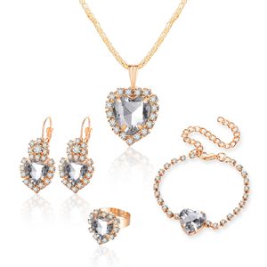 2024 mode vente délicate goutte d'eau strass collier boucles d'oreilles <span class=keywords><strong>bague</strong></span> ensemble <span class=keywords><strong>de</strong></span> bijoux - Product Image 4