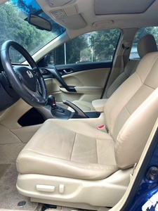 <span class=keywords><strong>Voiture</strong></span> d'<span class=keywords><strong>occasion</strong></span> <span class=keywords><strong>Honda</strong></span> Civic 2009, volant multifonction, palettes de changement de vitesse, grand écran de navigation, sièges chauffants - Product Image 4
