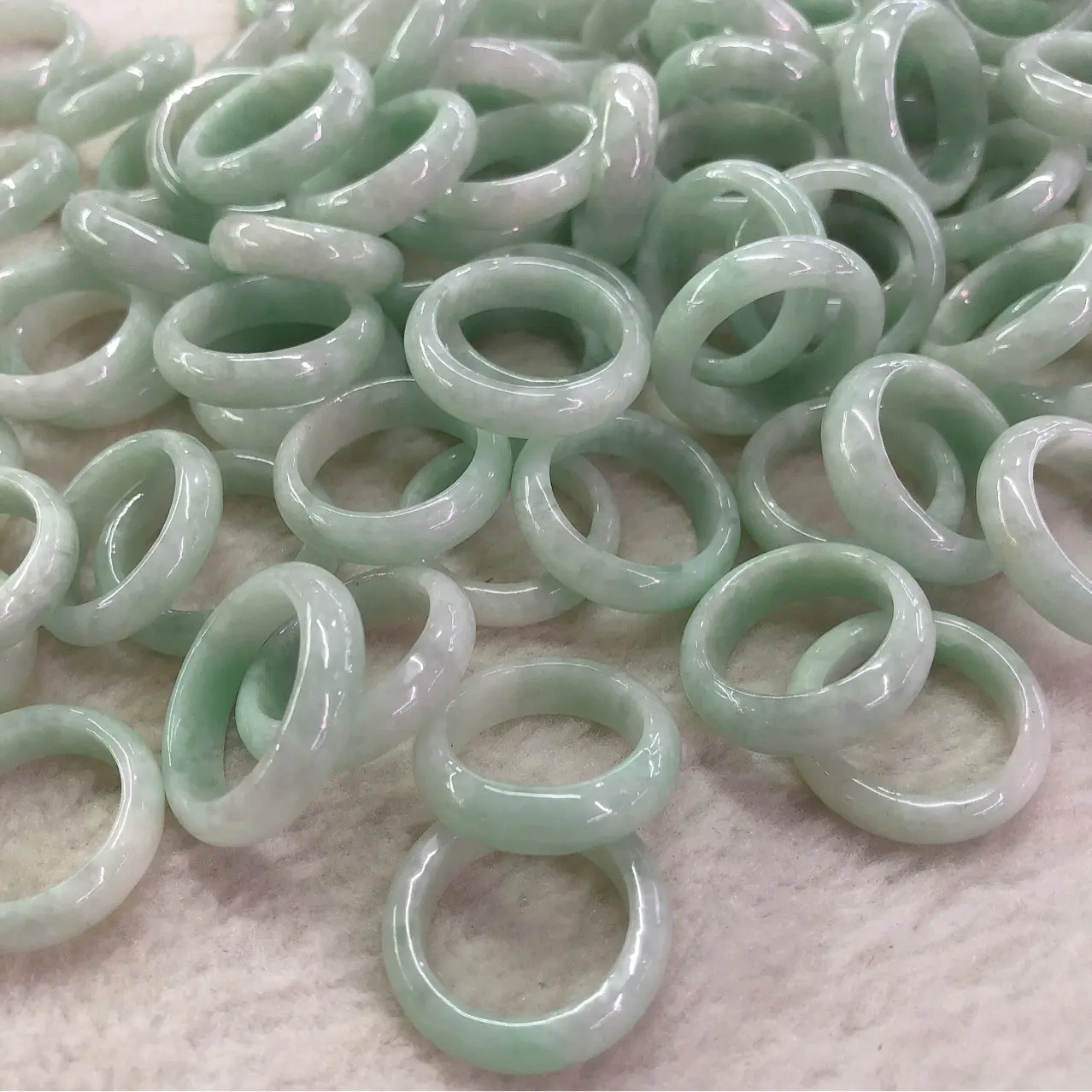 Wholesale Fashion Burmese Jade Ring 15-19mm Inner Diameter Natural Stone Jade Ring For Men and Women