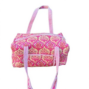 Grand sac de voyage Weekender en coton au meilleur prix, sac de sport en tissu matelassé fait à la main, sacs de nuit imprimés en bloc, sac de bagage à main - Product Image 1