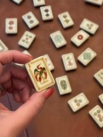 Jeu de Mahjong américain en acrylique rouge vin Nature Journey, poli à la main, jeu de société et divertissement