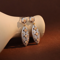 Boucles d'oreilles pendantes personnalisées en argent sterling 925 avec zircone cubique pavée bicolore en forme de marquise