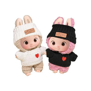 Vente en gros d'usine Mini jouet en peluche mignon de dessin animé 17 cm Poupée en coton Ensemble de vêtements et d'accessoires - Product Image 3