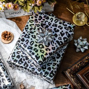 Rollo de Papel de Regalo con Estampado de Leopardo, 46.8 Pies Cuadrados, Papel de Regalo Metálico de Doble Cara para Fiestas de Cumpleaños y Días Festivos - Product Image 4