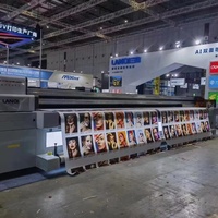Imprimante hybride UV grand format automatique avec têtes Ricoh Gen5/Gen6, rouleau de 5 mètres pour films de covering automobile, bannières et films de plafond
