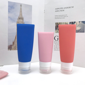 Ensemble de flacons de voyage en silicone personnalisés HC - Flacons de beauté portables et réutilisables - Product Image 2