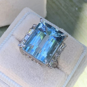 Anello Geometrico con Topazio F869 in Argento, Gioiello da Donna per Fidanzamento - Product Image 1