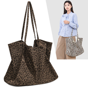 Bolso de Hombro Reversible de Gran Capacidad, Nuevo Modelo 2026, Elegante, Versátil y con Estampado de Leopardo Retro - Product Image 5