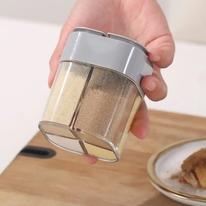 Dispensador de Especias Transparente 4 en 1 con Tapas, Contenedor de Condimentos de 4 Compartimentos, Contenedores para Cocina, Restaurante y Exteriores - Product Image 5