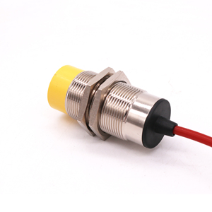 เซ็นเซอร์วัดระยะแบบคาปาซิทีฟ ทนอุณหภูมิสูง ระยะมาตรฐาน 15 มม. AC 2 สาย - Product Image 4