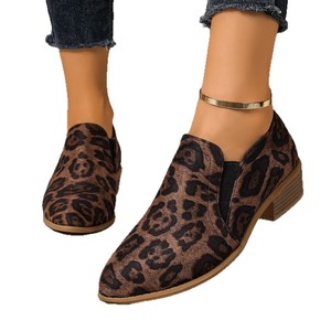 รองเท้าส้นเตี้ยหัวแหลมสไตล์ยุโรปอเมริกัน ลายเสือดาว รุ่นใหม่ประจำฤดูใบไม้ร่วง ไซส์ใหญ่ ส้นหนา สไตล์อังกฤษ รองเท้าส้นกลาง ไซส์ 43 - Product Image 5