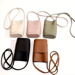 Sac bandoulière mini pour femme en cuir PU souple résistant à l'usure, style vintage avec chaînes, idéal pour la marche et le shopping - Product Image 6