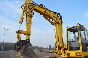 Pelleteuse multifonction sur chenilles originale de la Corée Komatsu pw110 Hyundai à haut rendement en bon état d'occasion en vente - Product Image 3