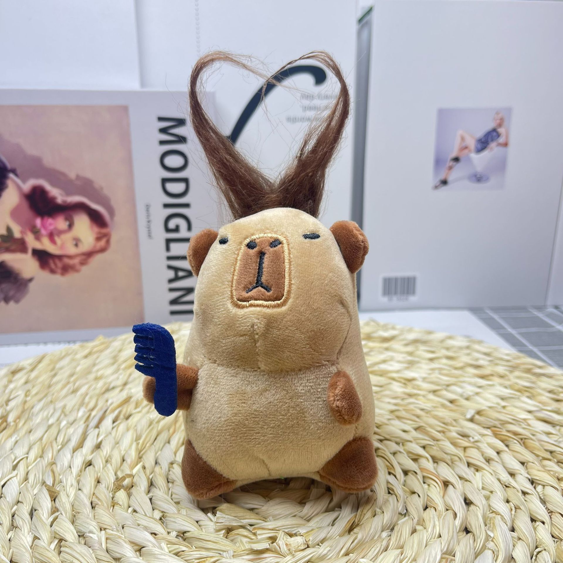 Ditucu 2 Pcs Capybara en peluche Porte-clés Jouets Kawaii Fraise Tortue Capibara Poupées en peluche Animal en peluche Pendentif pour décoration de sac à dos Cadeau pour enfants