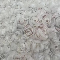 Tissu tricoté non tissé enduit de PVC, à trame, avec bordure en dentelle crochetée brodée de grandes roses 3D respirantes, haut de gamme, directement de l'usine