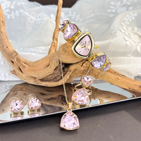 LP71 Neues Damen-Geschenkset 4-teilig Unregelmäßiges Quarz Wasserdichtes Charm-Armband Uhr Glas Einzigartiges Design Mode-Armbanduhr & Schmuck