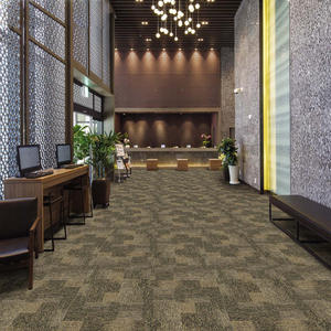 Dalles de moquette PVC rectangulaires à rayures, résistantes à l'eau, pour salon, chambre, cuisine, escalier, couloir, usage domestique - Product Image 1