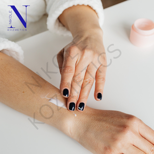 Loción Corporal Iluminadora Ligera – Cuidado Hidratante para la Piel con Vitaminas e Ingredientes Herbales OEM/ODM - Product Image 4