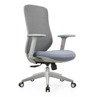 Chaise de bureau pivotante moderne en tissu noir avec accoudoirs réglables et réglage en hauteur pour la maison et le bureau
