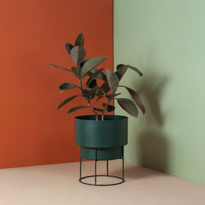 Macetero Metálico Verde Bosque Moderno con Soporte, Maceta Cilíndrica Minimalista para Interiores y Exteriores, Decoración para Jardín y Hogar - Product Image 1