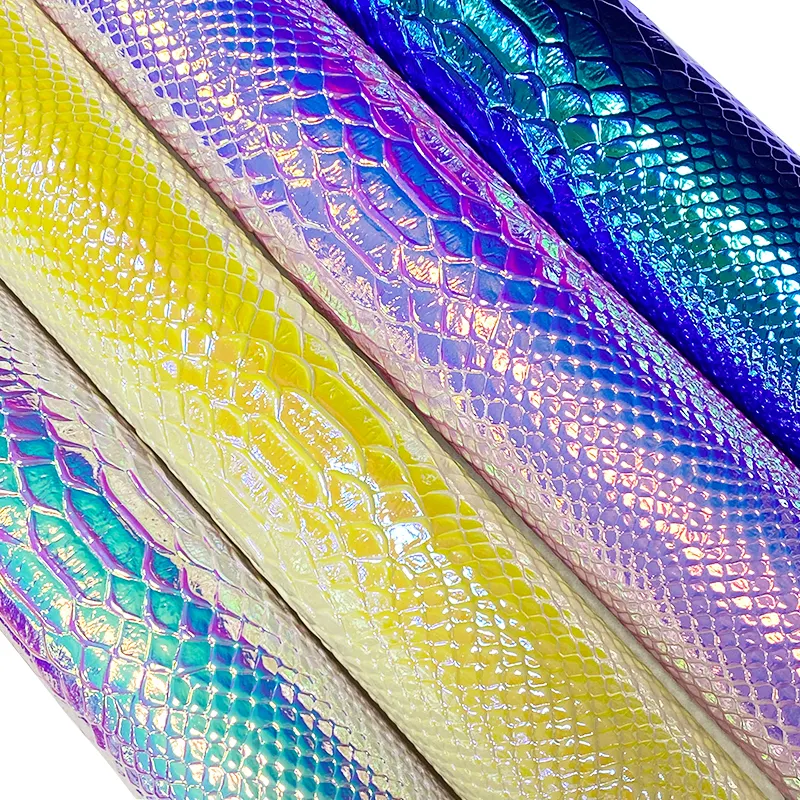 Pelle sintetica dell'unità di elaborazione del tessuto goffrato olografico del serpente iridescente per la decorazione delle scatole di DIY degli archi