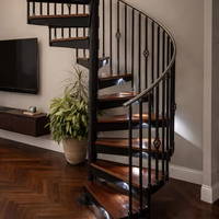 Escalier en spirale extérieur sur mesure, fabrication directe d'usine, construction en acier pour maisons, villas, appartements - Design contemporain, durable, sûr, en métal